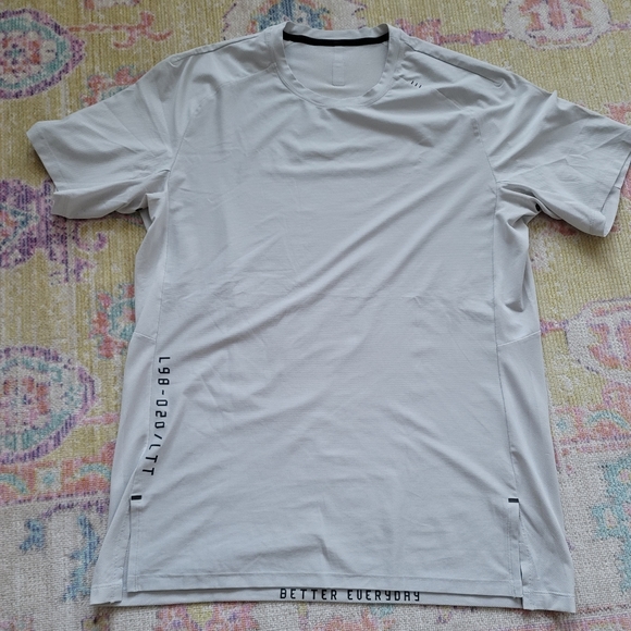 lululemon athletica Other - LULULEMON PULSE MOTIVATION SHIRT LIGHT GREY LARGE